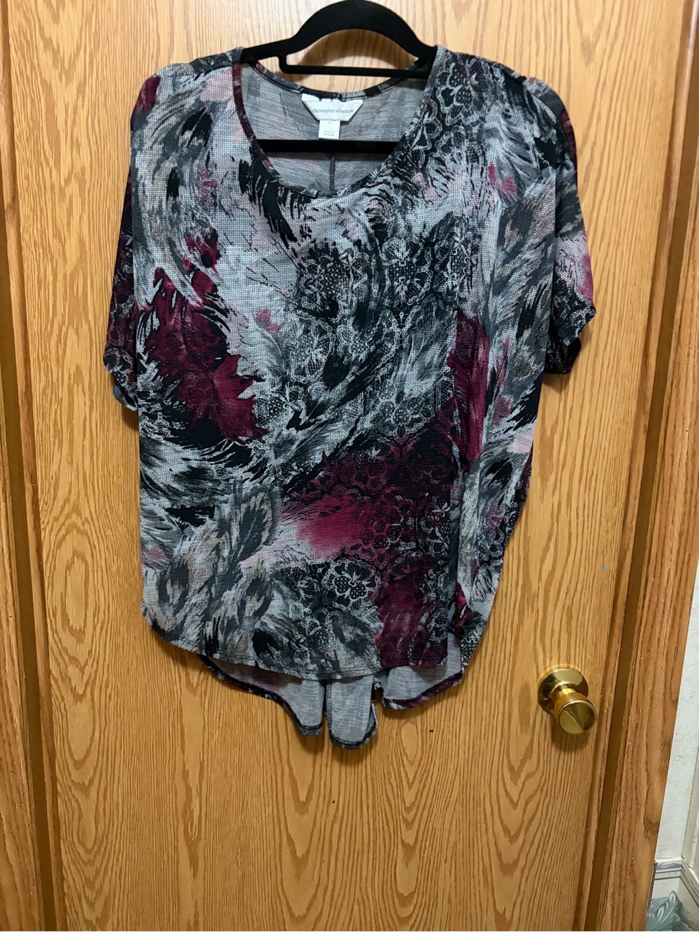 Christopher & Banks Burgundy and Gray Abstract Short Sleeve Blouse